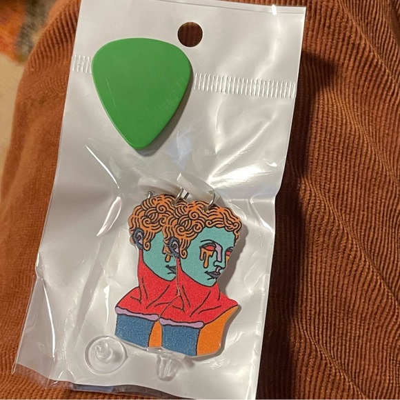 🖼️ Colourful Modern Art Spoof Dangler Earrings Crying Statue 🖼️ - Picture 4 of 4